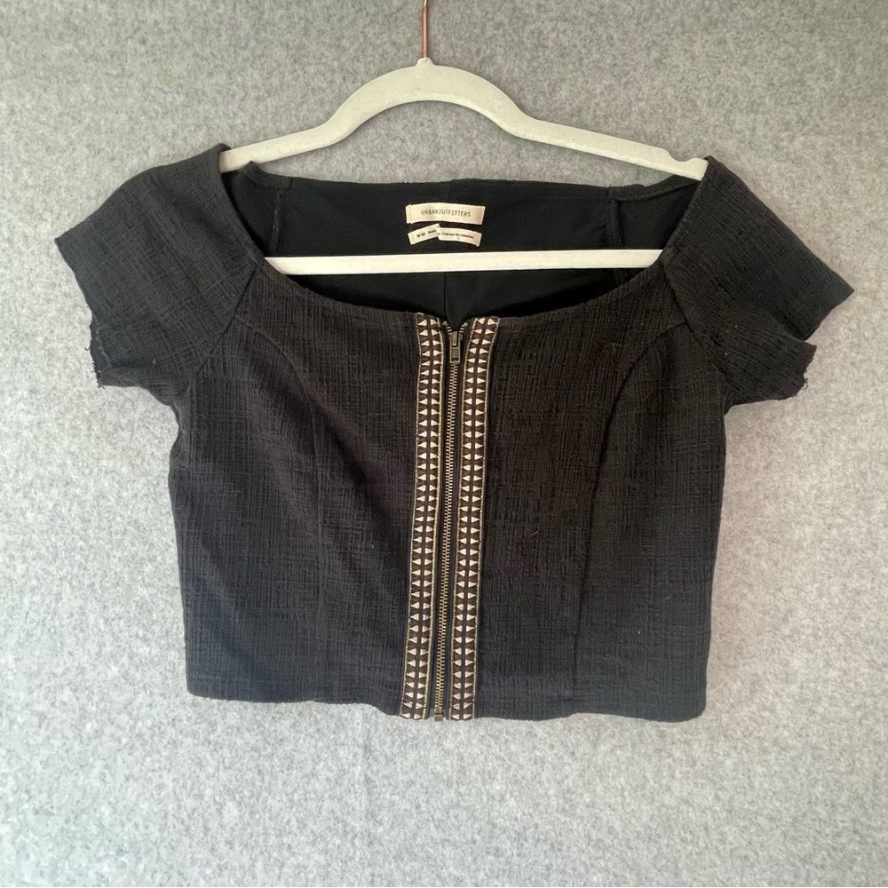 Urban Outfitters Embroidered Cropped Zip Front Top Medium